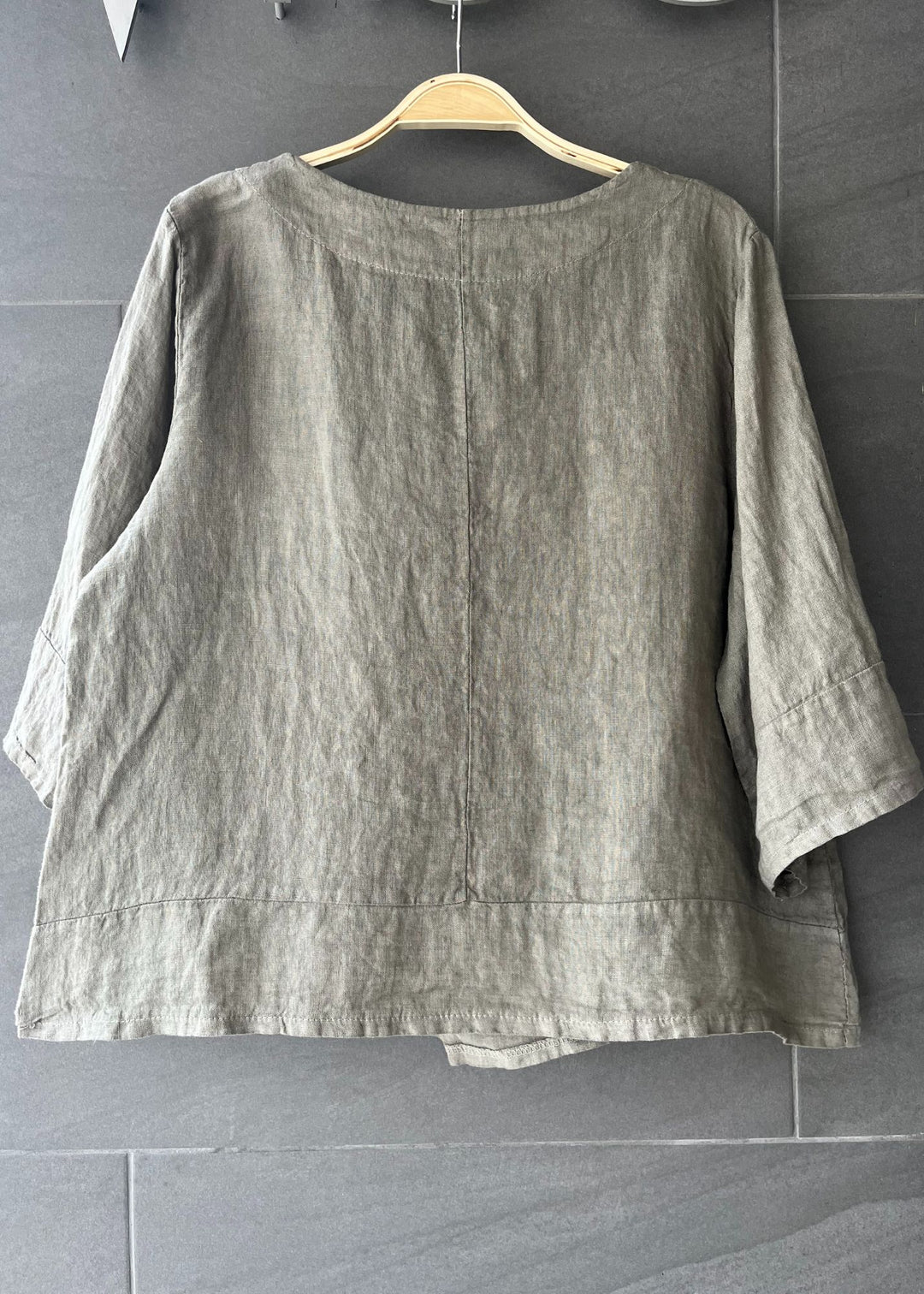 Meo Linen V Button Tee (Taupe)