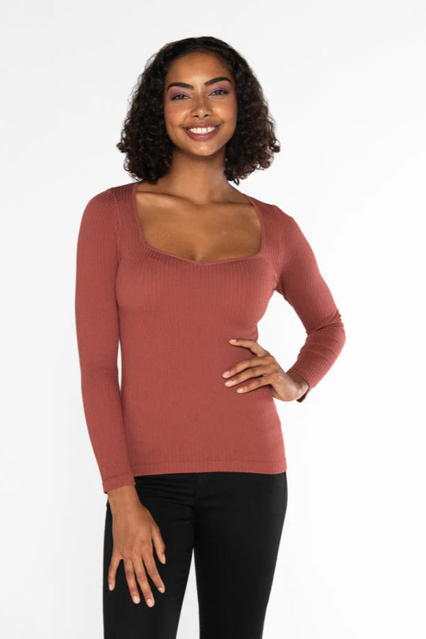 C'est Moi Ribbed Sweetheart Top (Brandy)