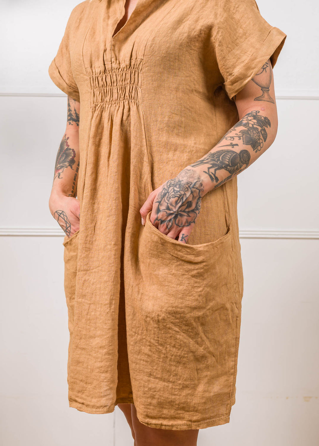 Meo Linen Pocket Dress (Camel)