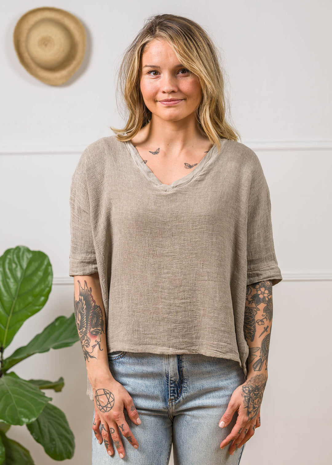 Meo Linen High-Low V Tee (Taupe)