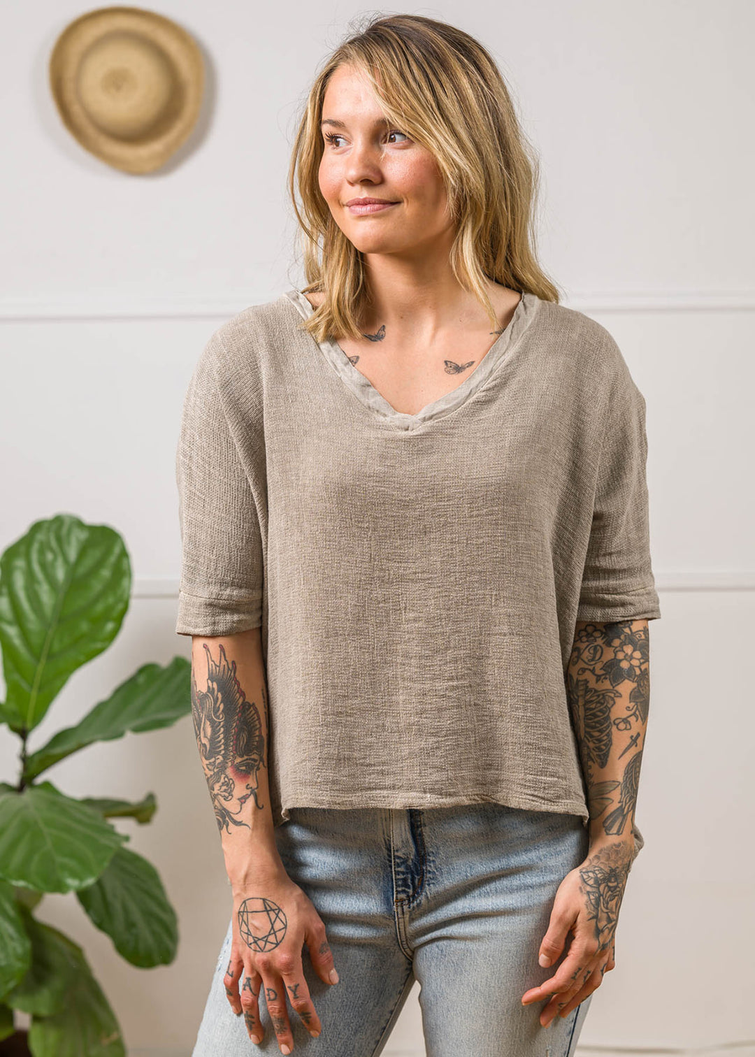 Meo Linen High-Low V Tee (Taupe)
