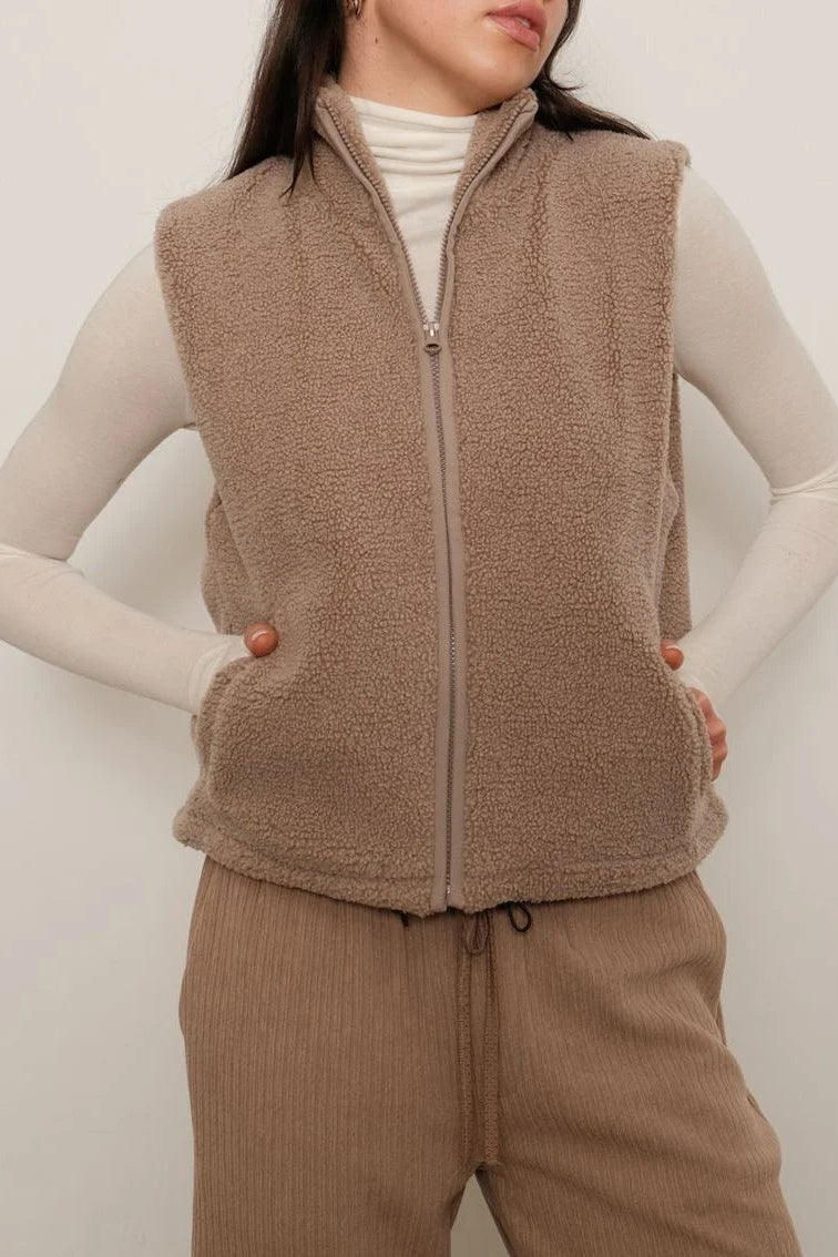 Kuwalla Sherpa Polar Zip Vest (Warm Taupe)
