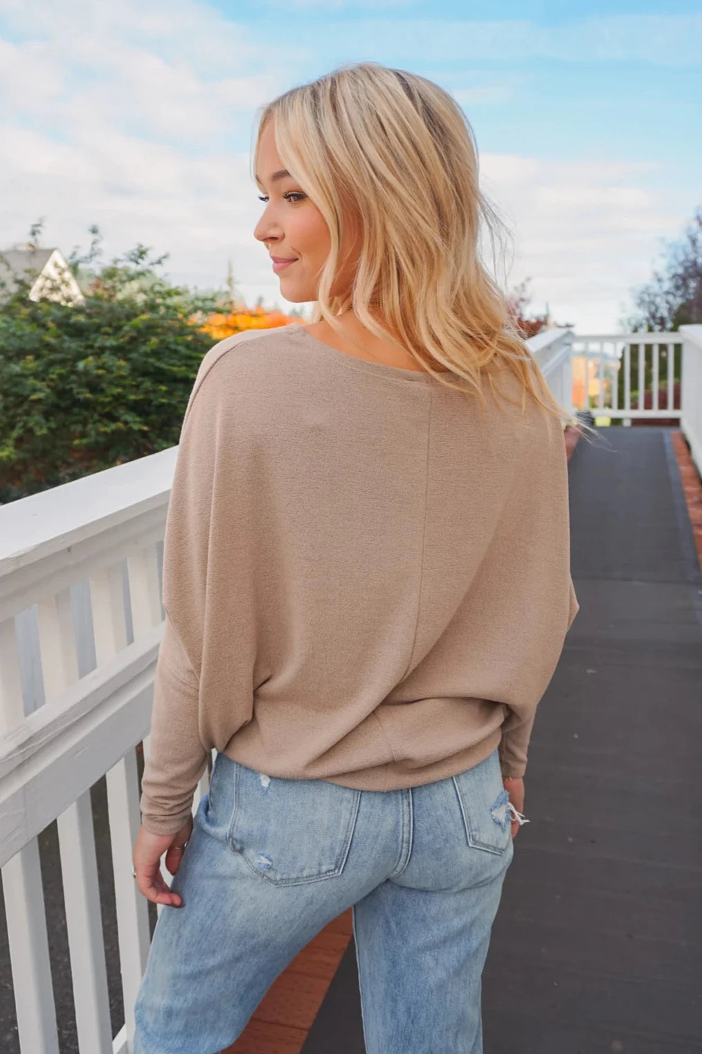 Jolie All Day Slouch Top (Dark Sand)