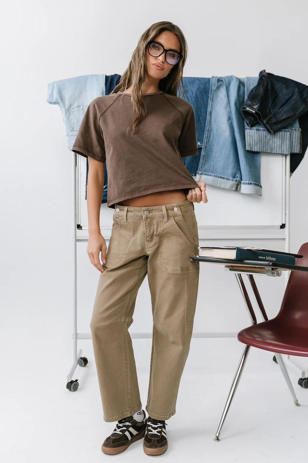 Vervet Low Rise Barrel Leg Jean