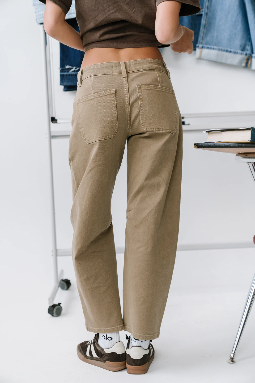 Vervet Low Rise Barrel Leg Jean