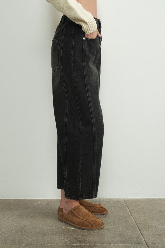 Aaron & Amber Barrel Jeans (Black Denim)