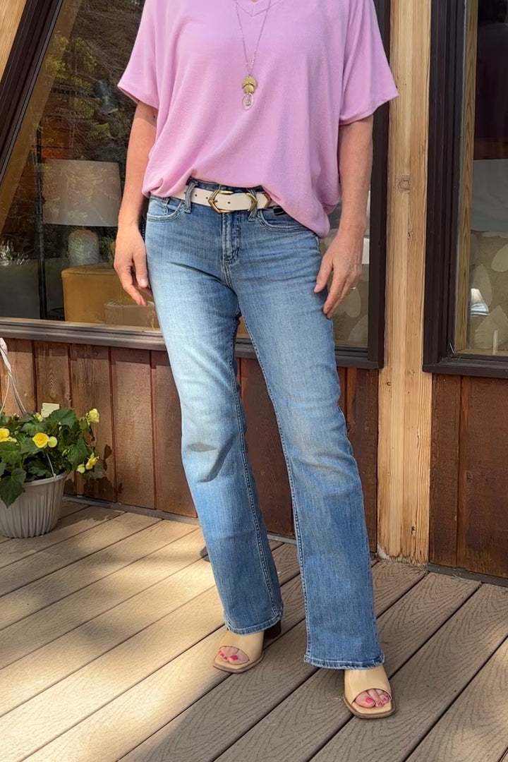 Silver Suki Mid Rise Luxe Stretch Bootcut Jean