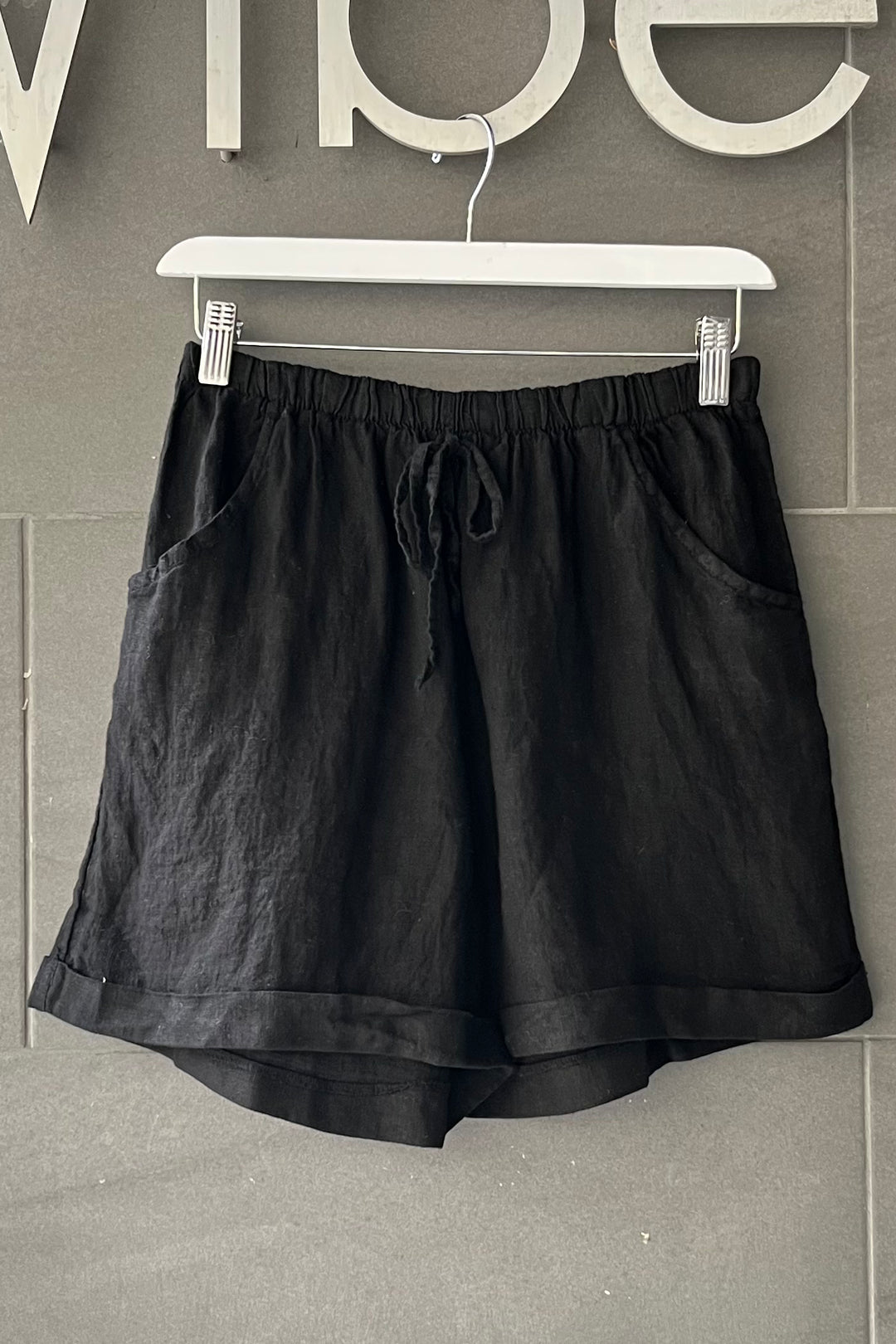 Meo Linen High Rise Shorts (Black)
