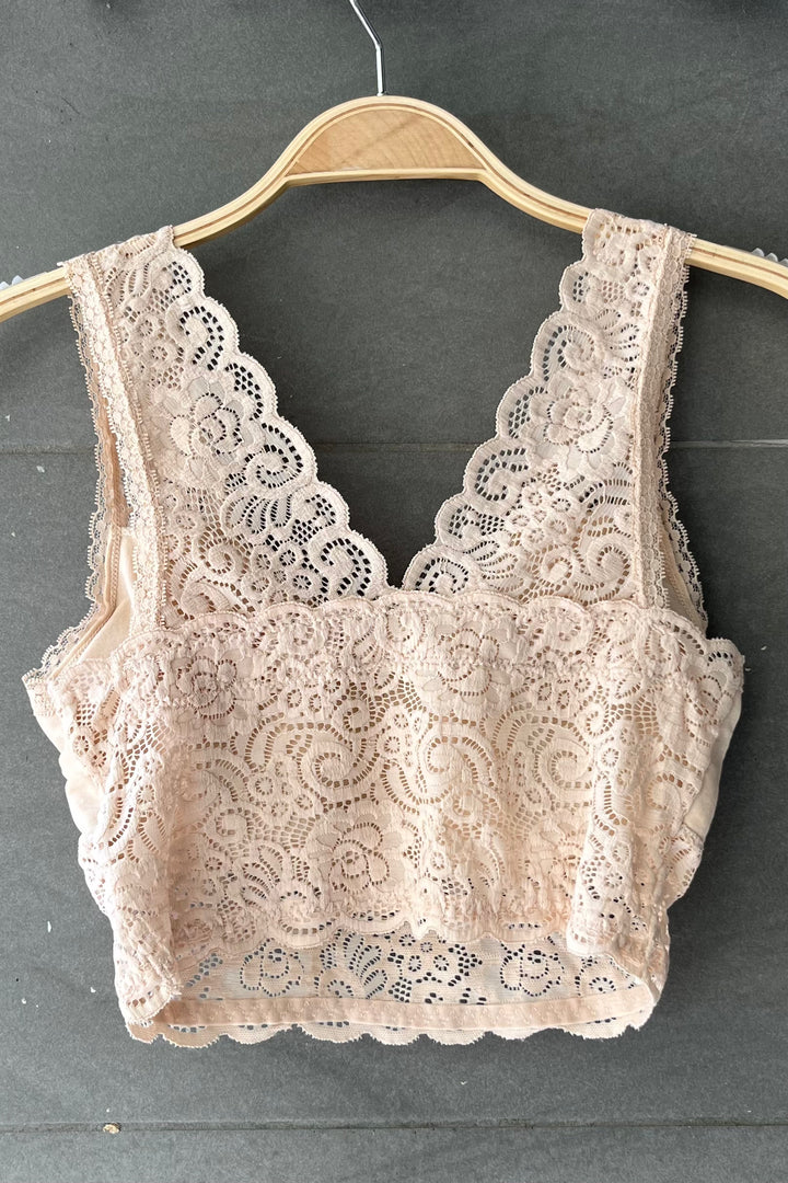 Plus Size Seamless Lace Bralette (5 colours)