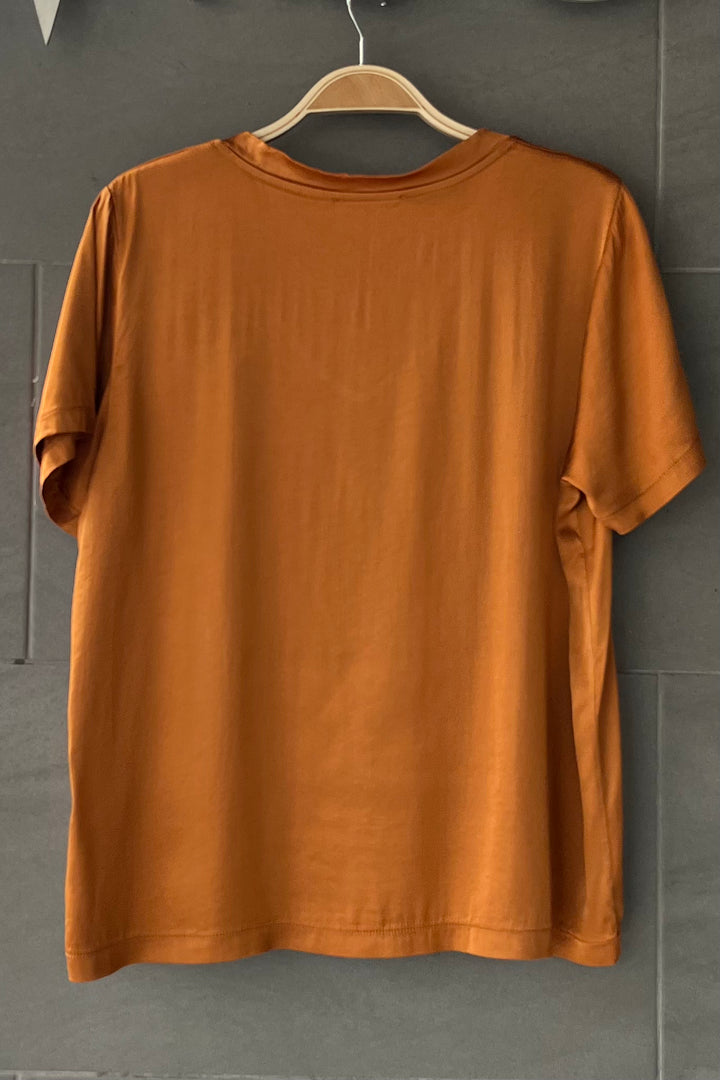 Meo Satin V Neck Tee (Rust)