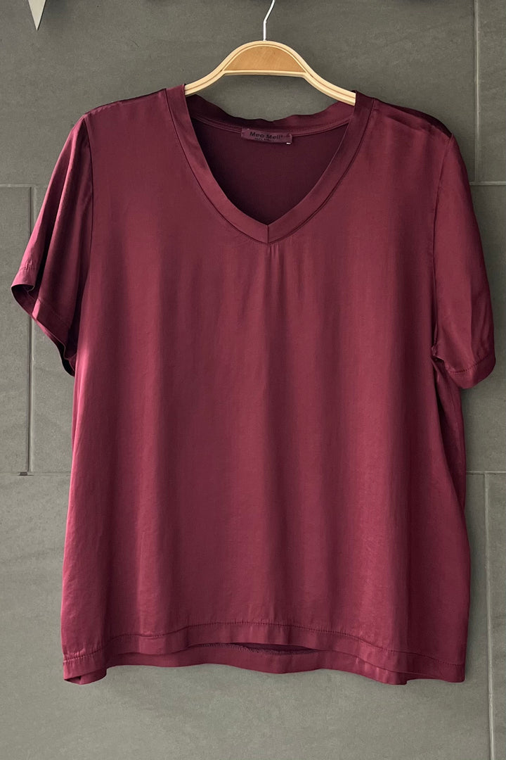 Meo Satin V Neck Tee (Burgundy)