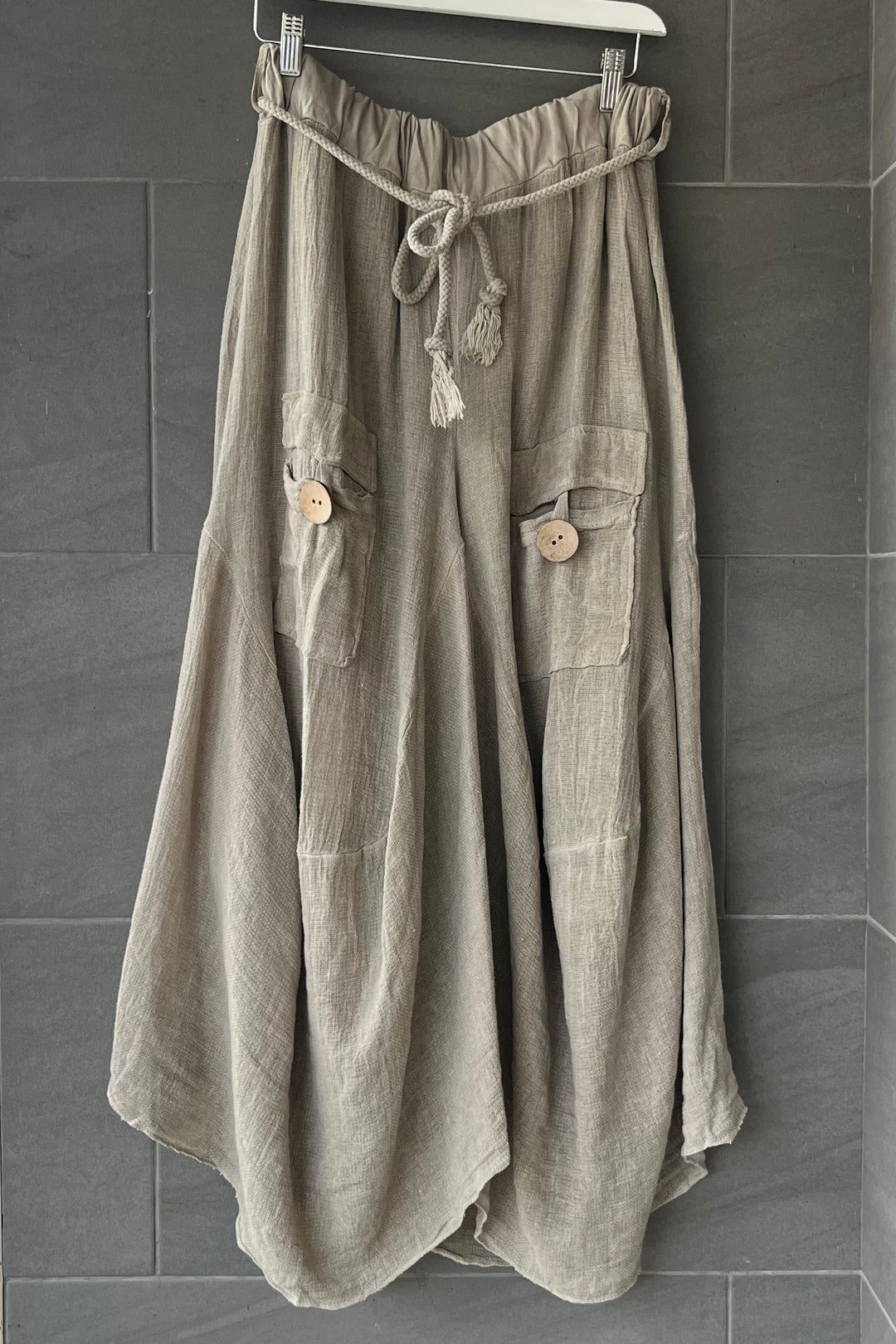 Meo Linen Cargo Skirt (Taupe)