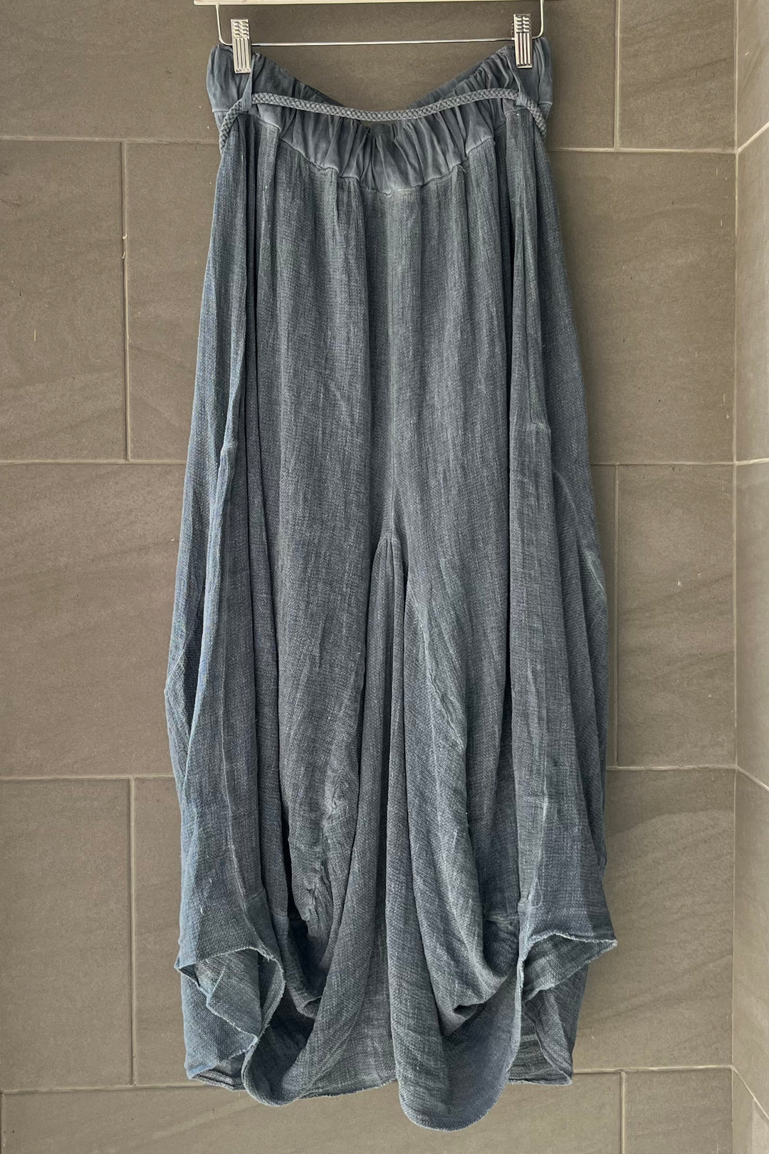 Meo Linen Cargo Skirt (Navy)