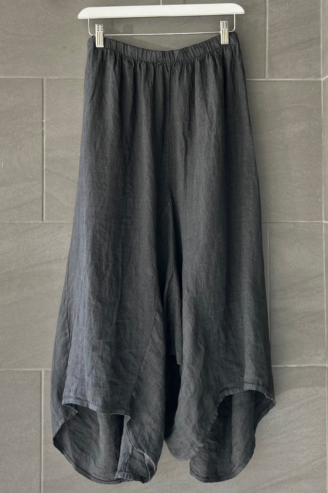 Meo Linen Crop Harem Pants (Charcoal)