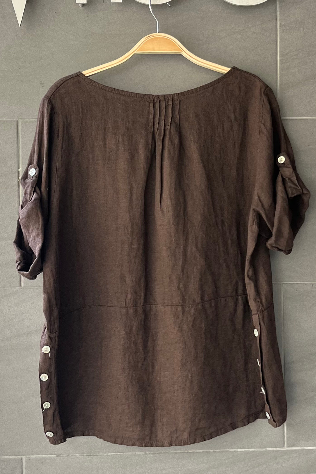 Meo Linen Button Tee (Chocolate)