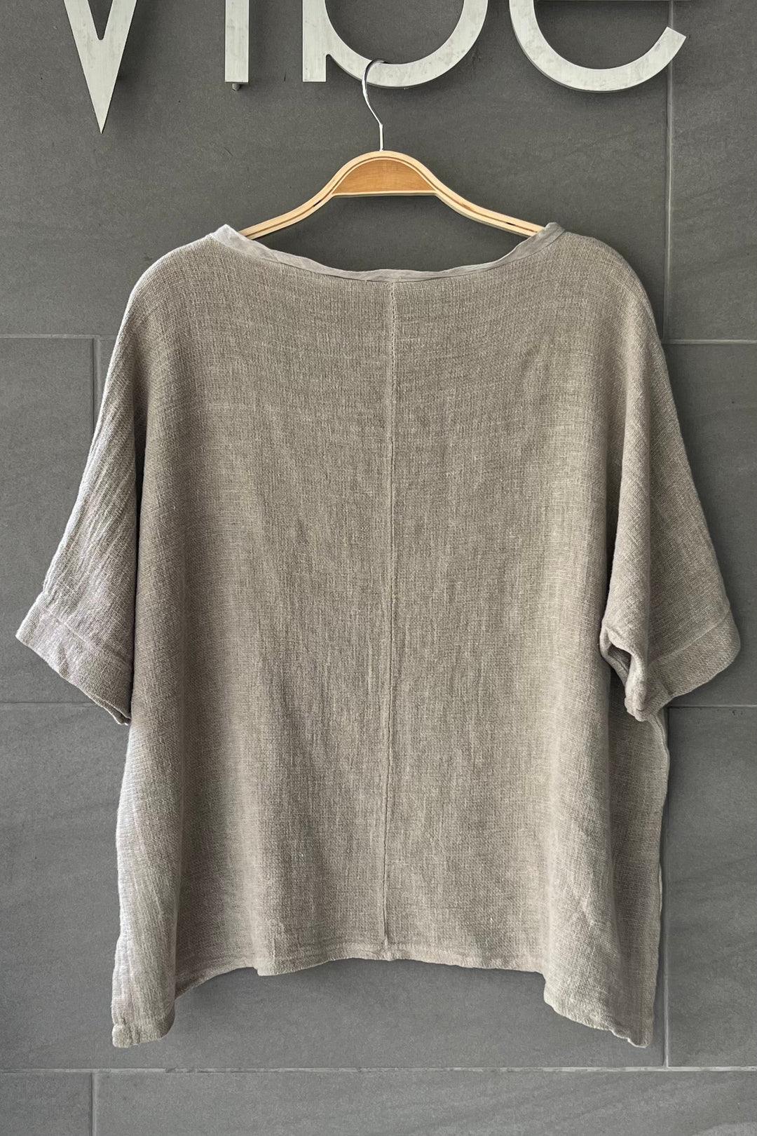 Meo Linen High-Low V Tee (Taupe)