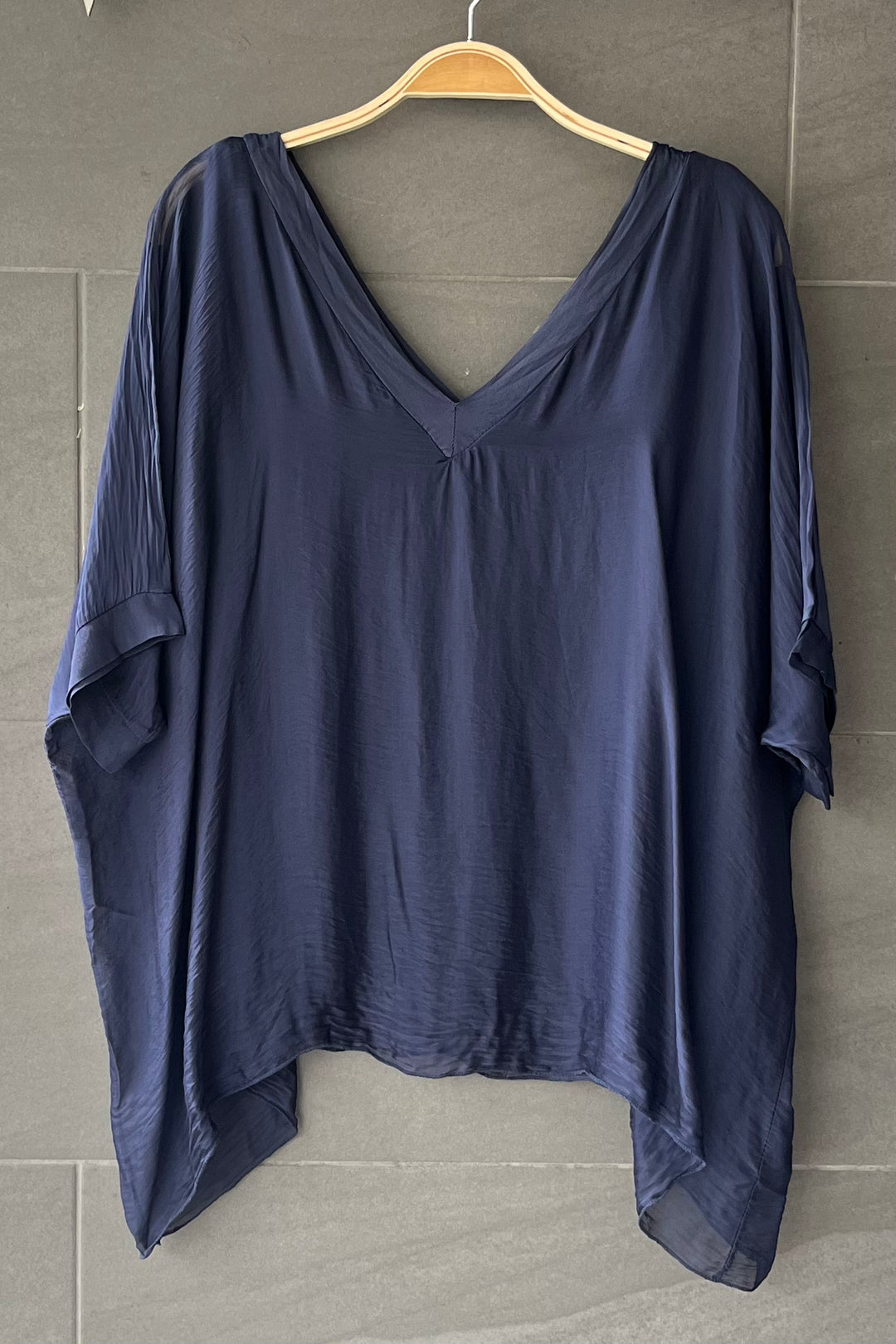 Meo Silk V Tee (Navy)