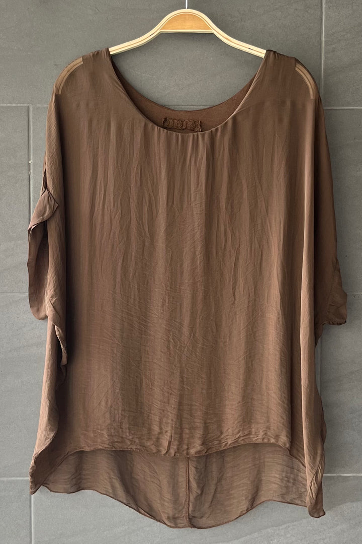 Natalie Silk Tee (Coffee)