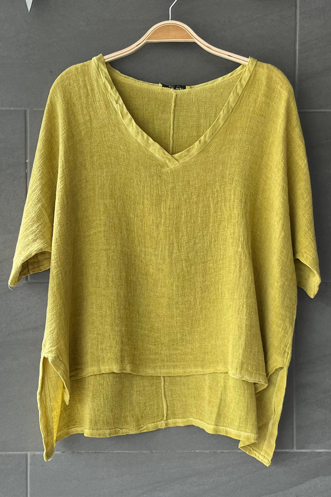 Meo Linen High-Low V Tee (Dijon)