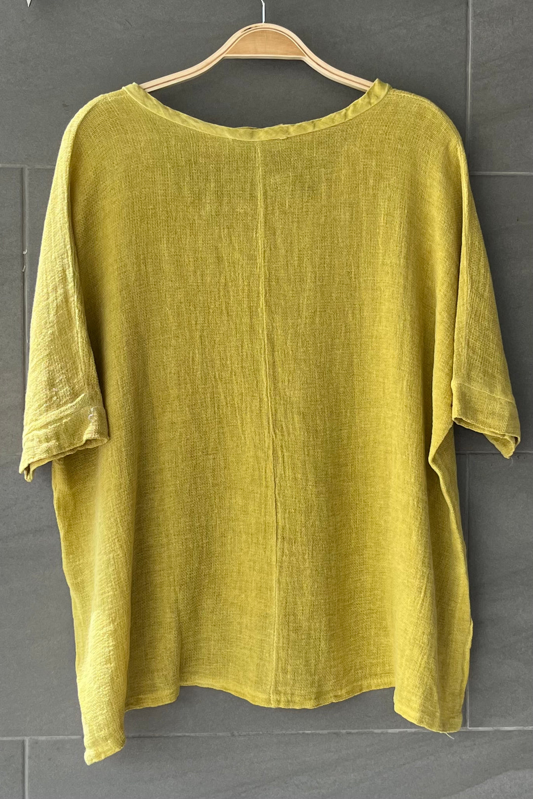 Meo Linen High-Low V Tee (Dijon)
