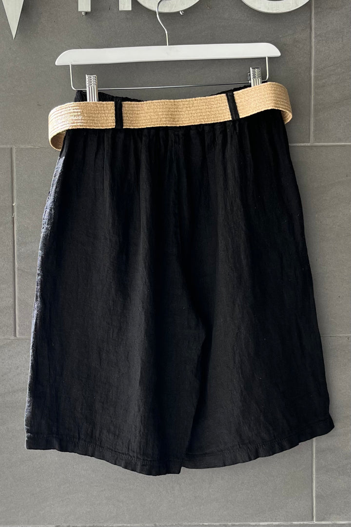 Meo Linen Belted Bermuda Shorts (Black)