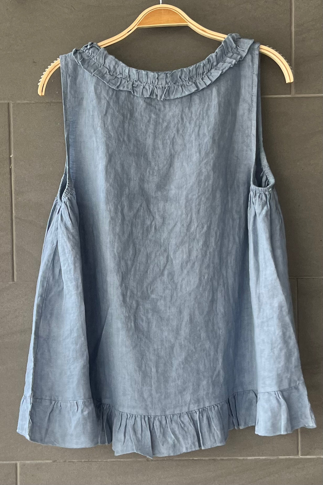 Meo Linen Ruffle Tank (Light Denim)
