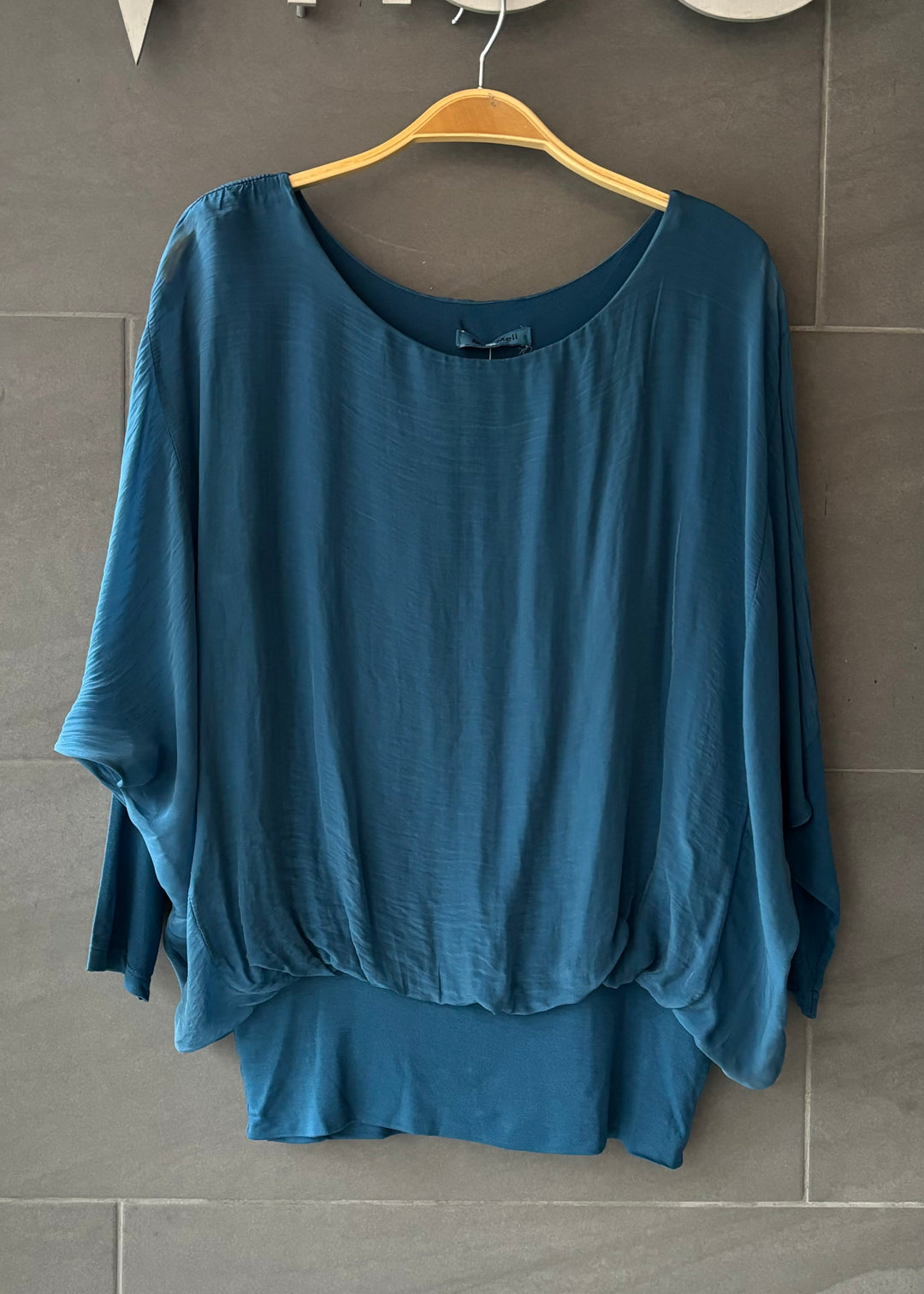 Meo Silk Banded Top (Teal)