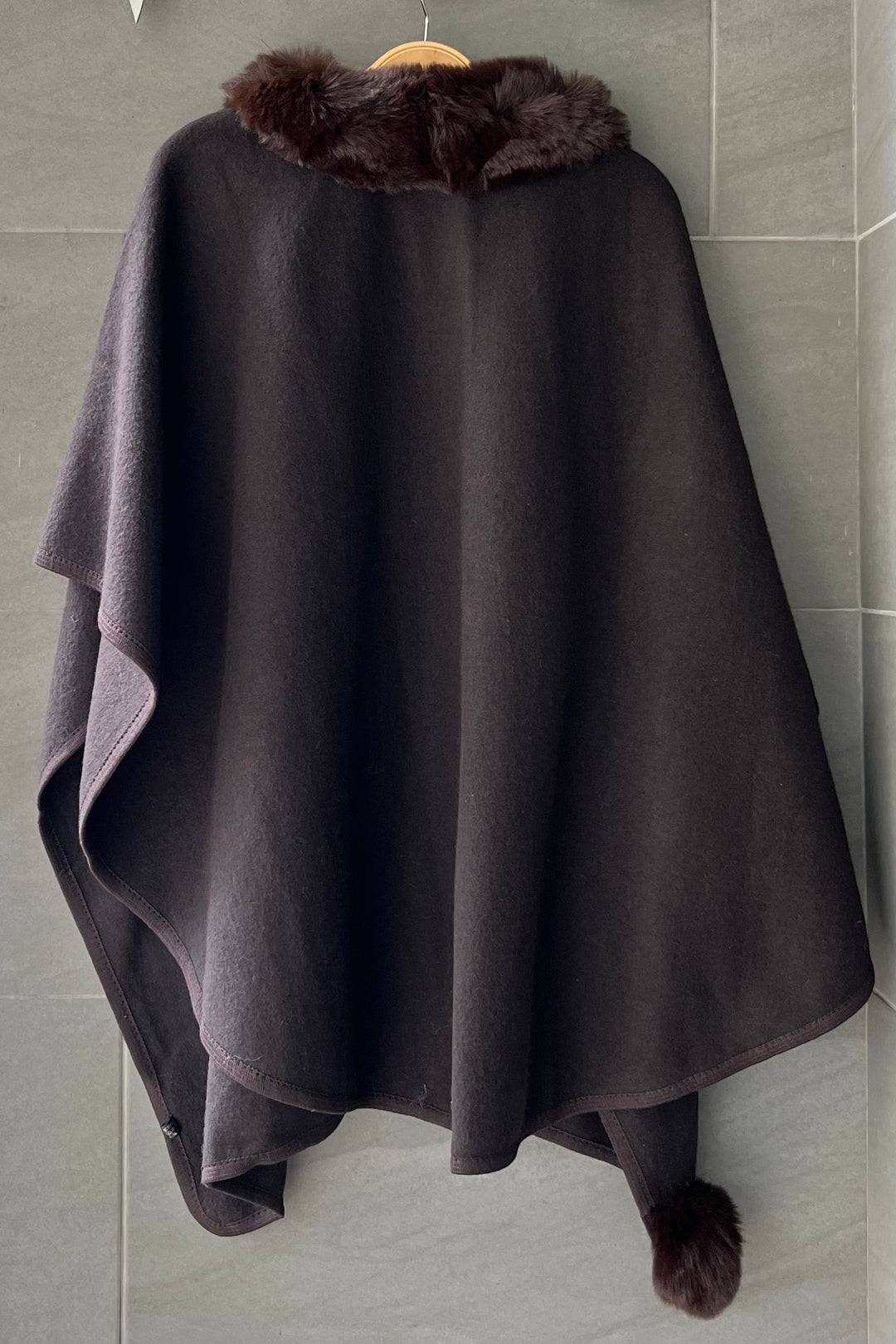 WBG Monroe Knit Shawl (Brown)