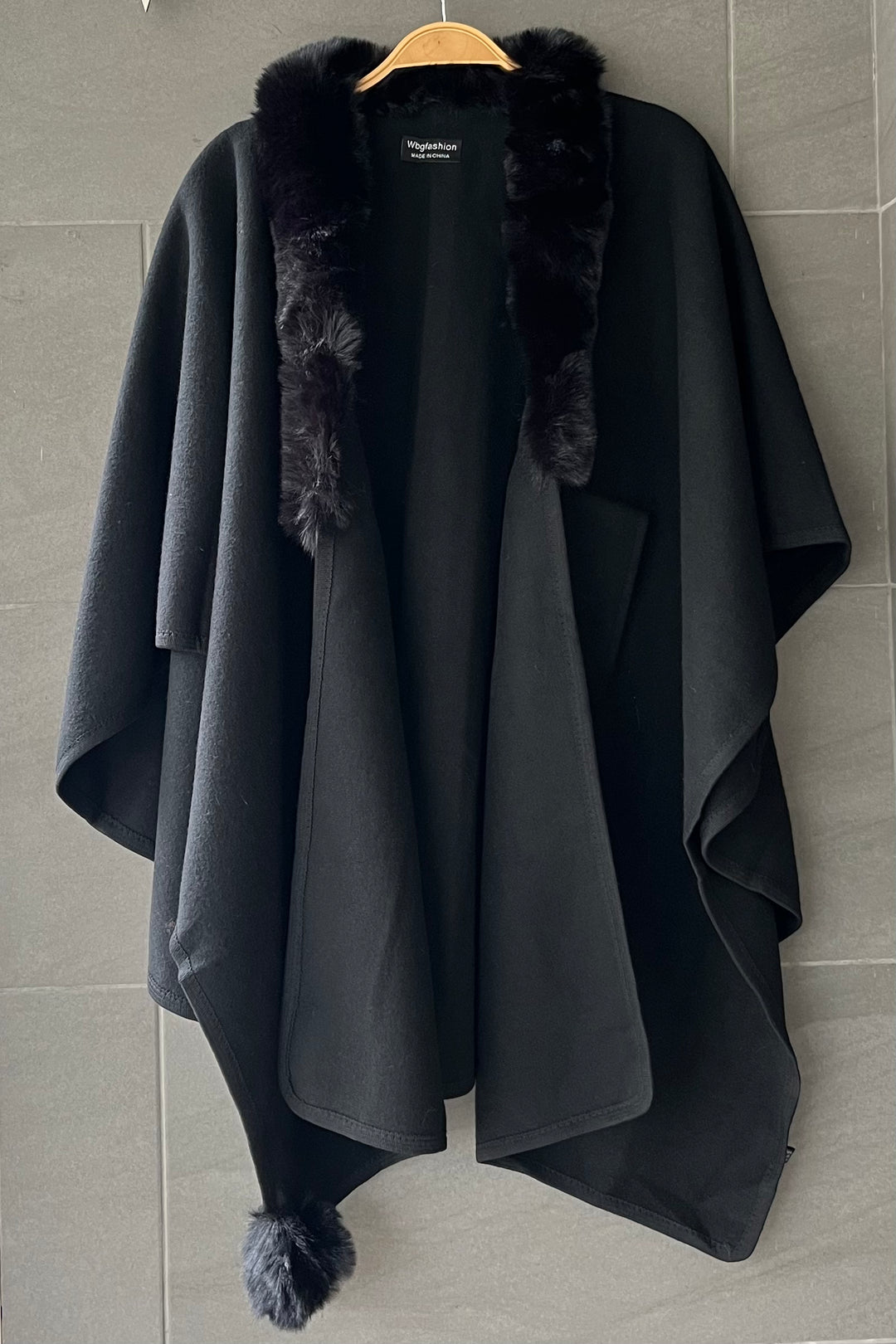 WBG Monroe Knit Shawl (Black)
