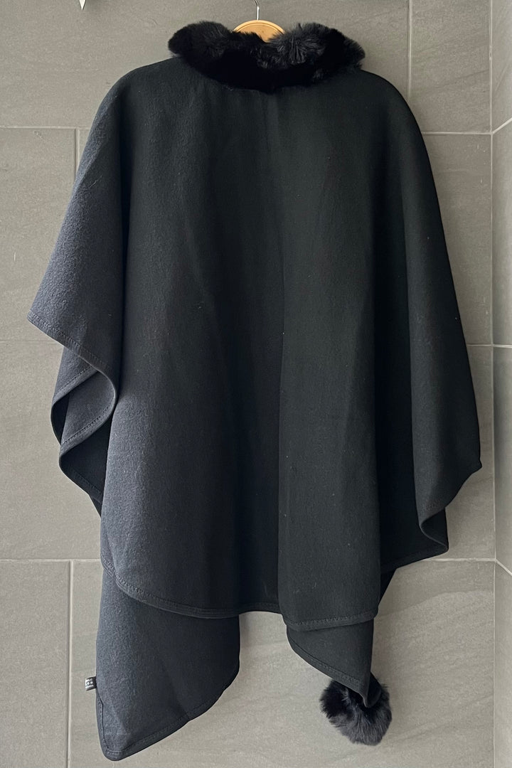WBG Monroe Knit Shawl (Black)