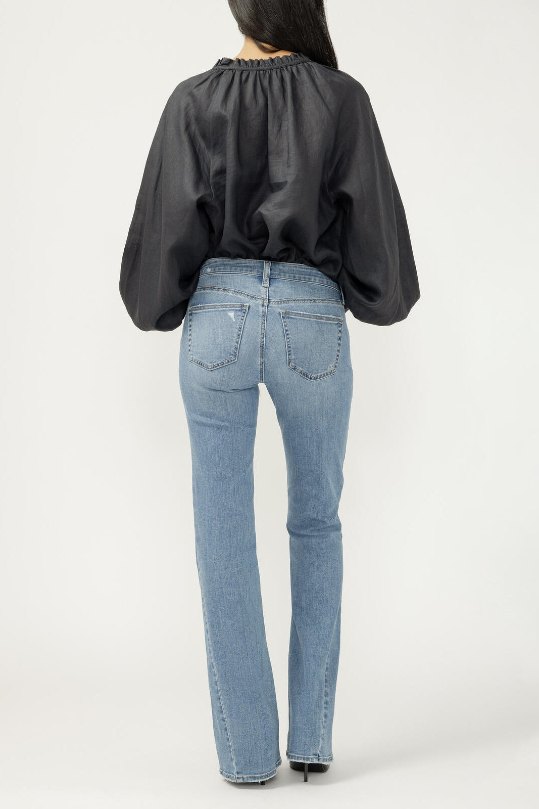 Silver Suki Mid Rise Luxe Stretch Bootcut Jean