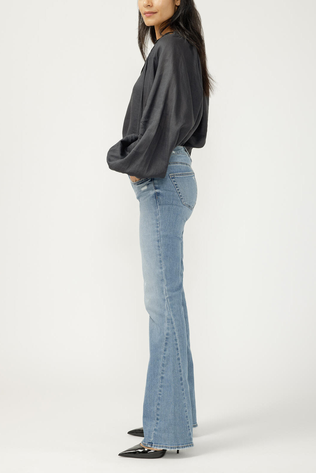 Silver Suki Mid Rise Luxe Stretch Bootcut Jean