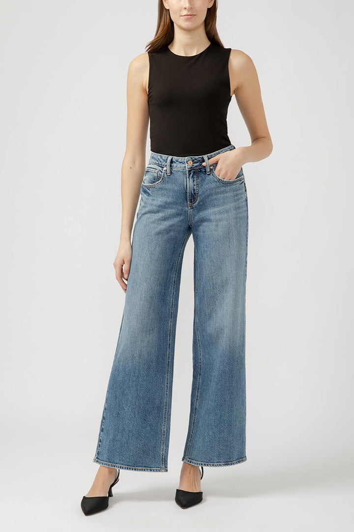 Silver Suki Curvy Mid Rise Wide Leg Jean