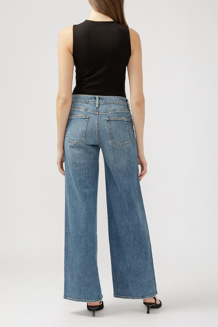 Silver Suki Curvy Mid Rise Wide Leg Jean