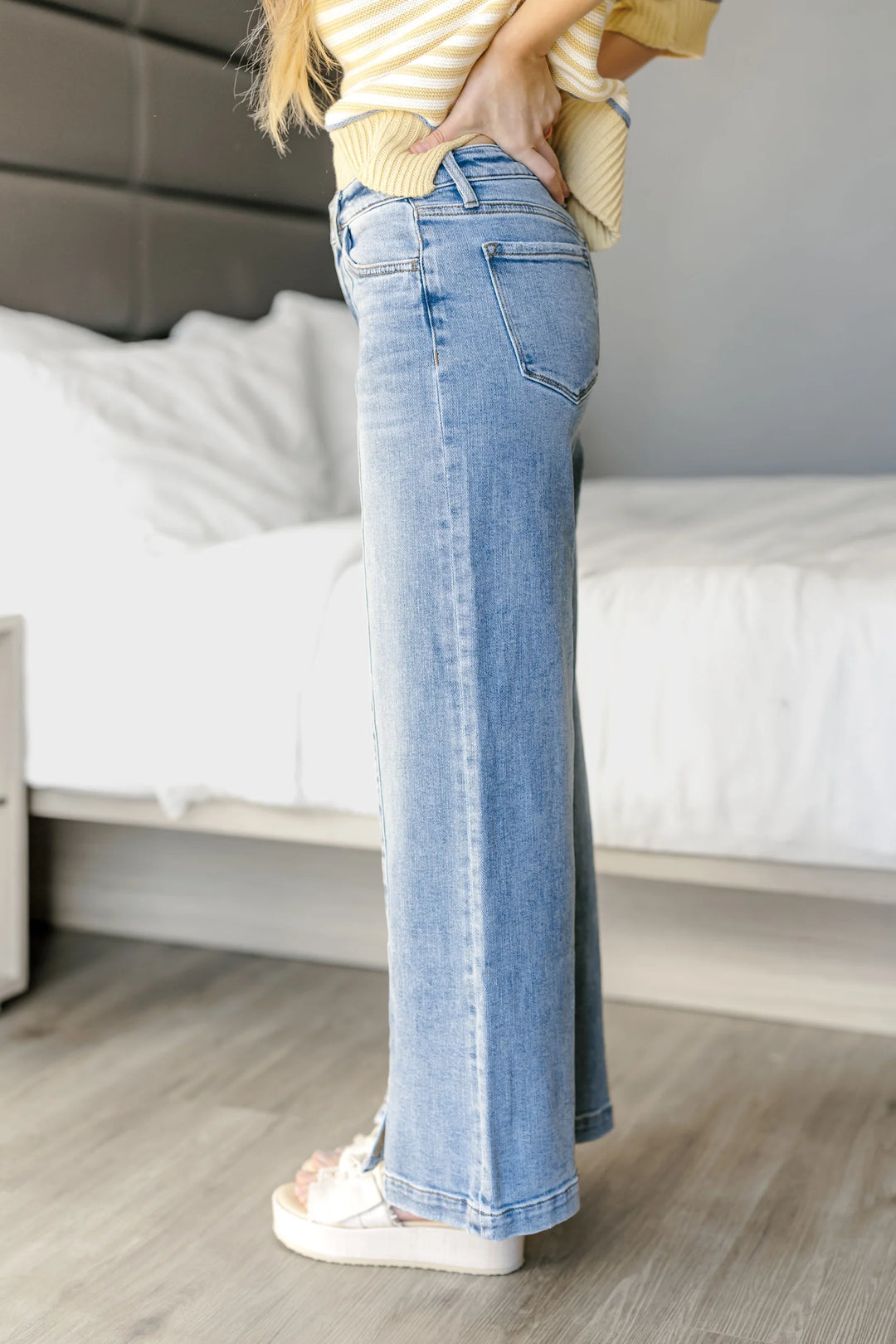 Vervet Split Hem Wide Leg Jean
