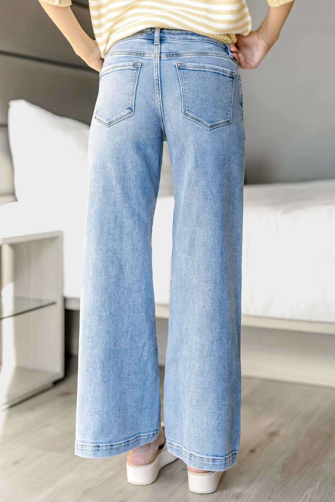 Vervet Split Hem Wide Leg Jean