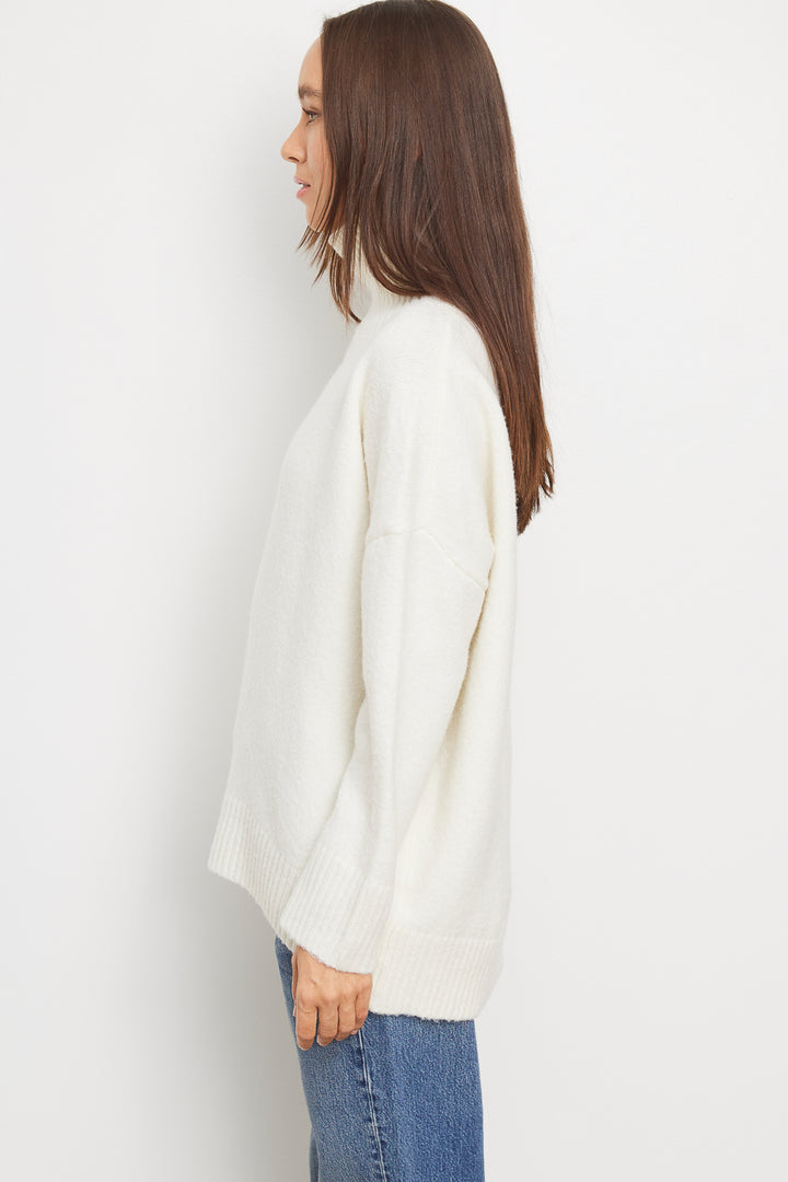 Jolie Knit Turtleneck Sweater (Ivory)