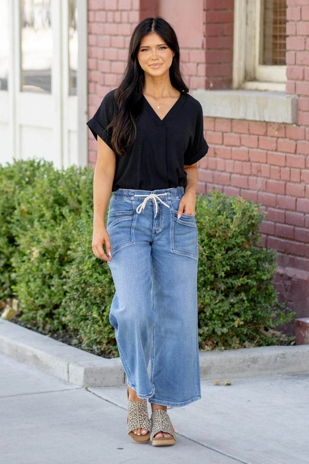 Vervet Drawstring Wide Leg Jean