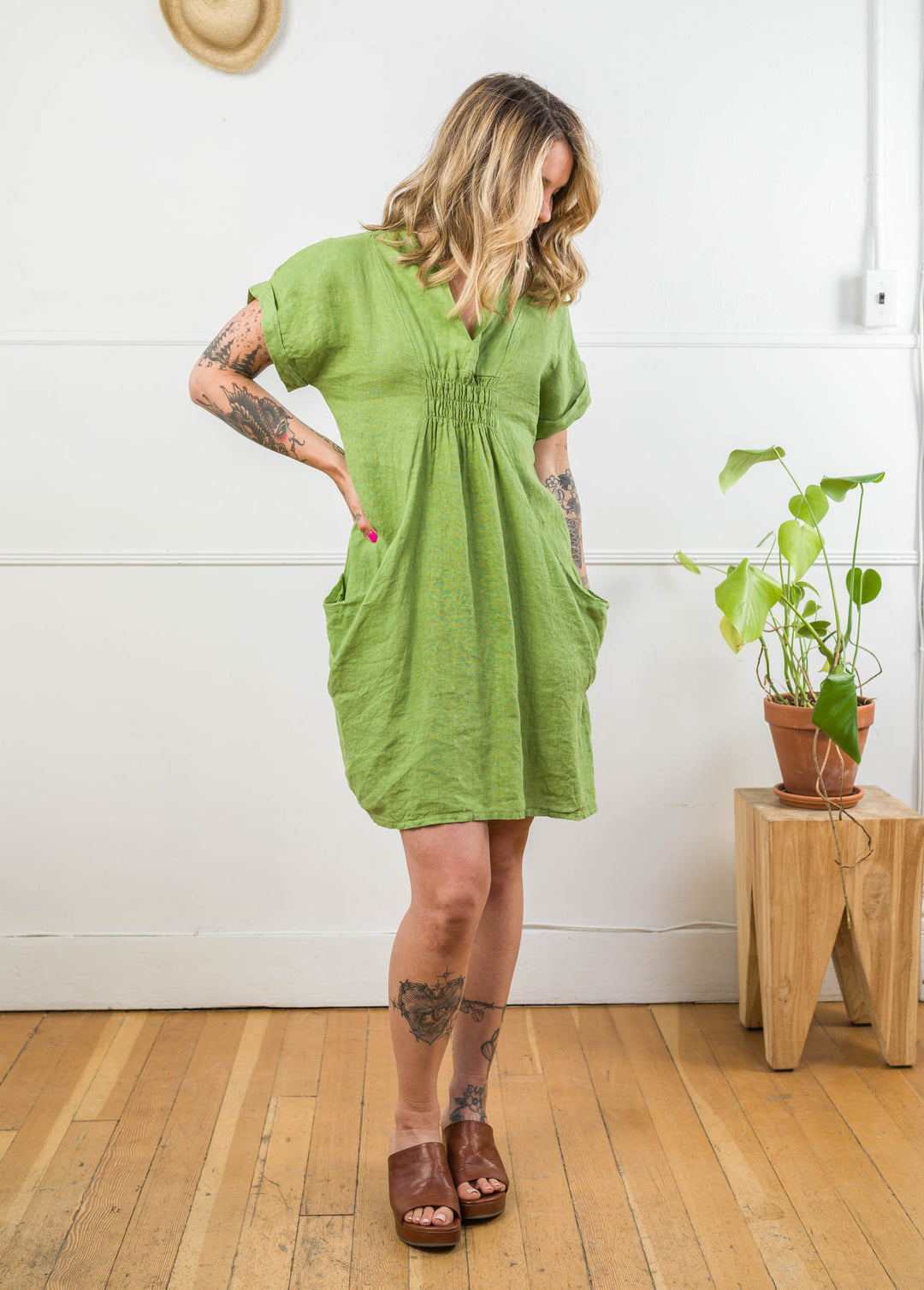 Meo Linen Pocket Dress (Avocado)