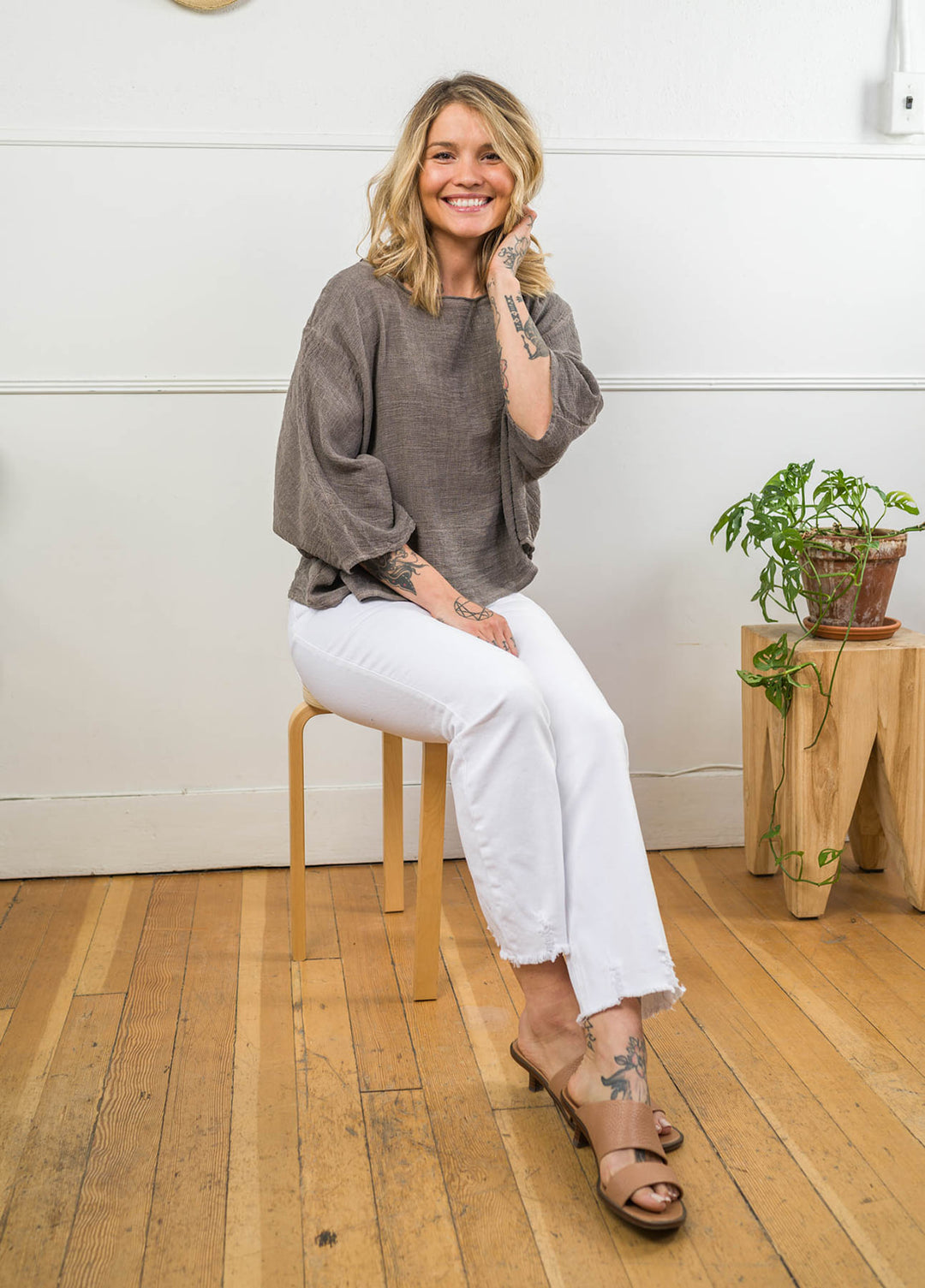 Meo Linen Boxy Dolman Tee (Dark Taupe)