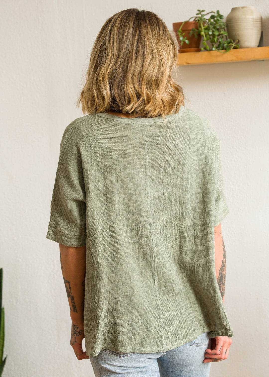 Meo Linen High-Low V Tee (Olive)
