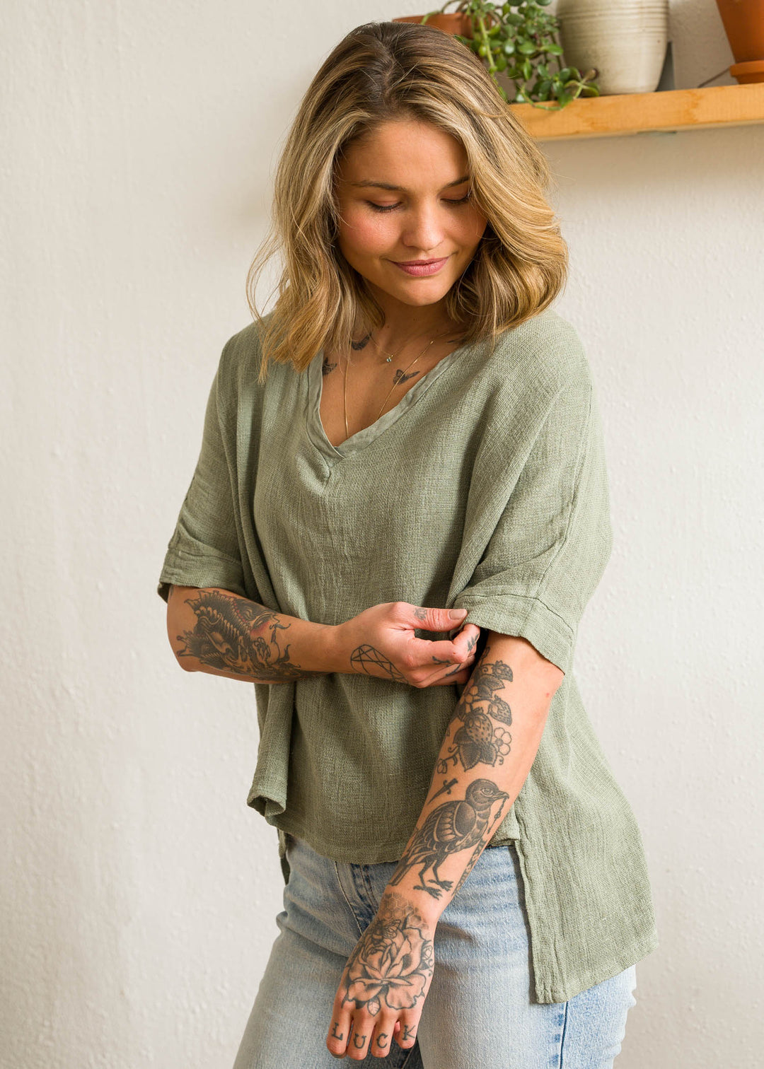 Meo Linen High-Low V Tee (Olive)