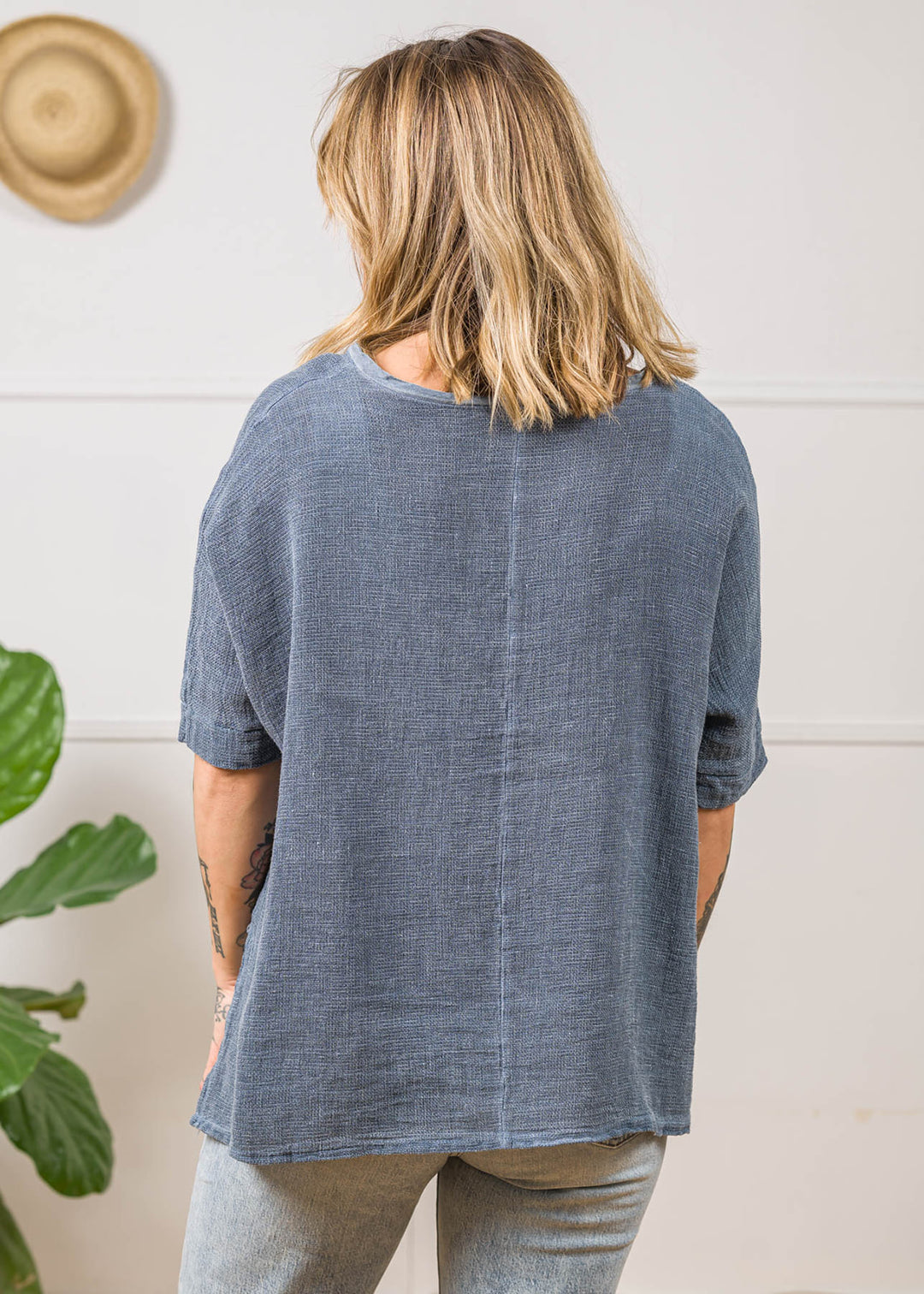 Meo Linen High-Low V Tee (Navy)