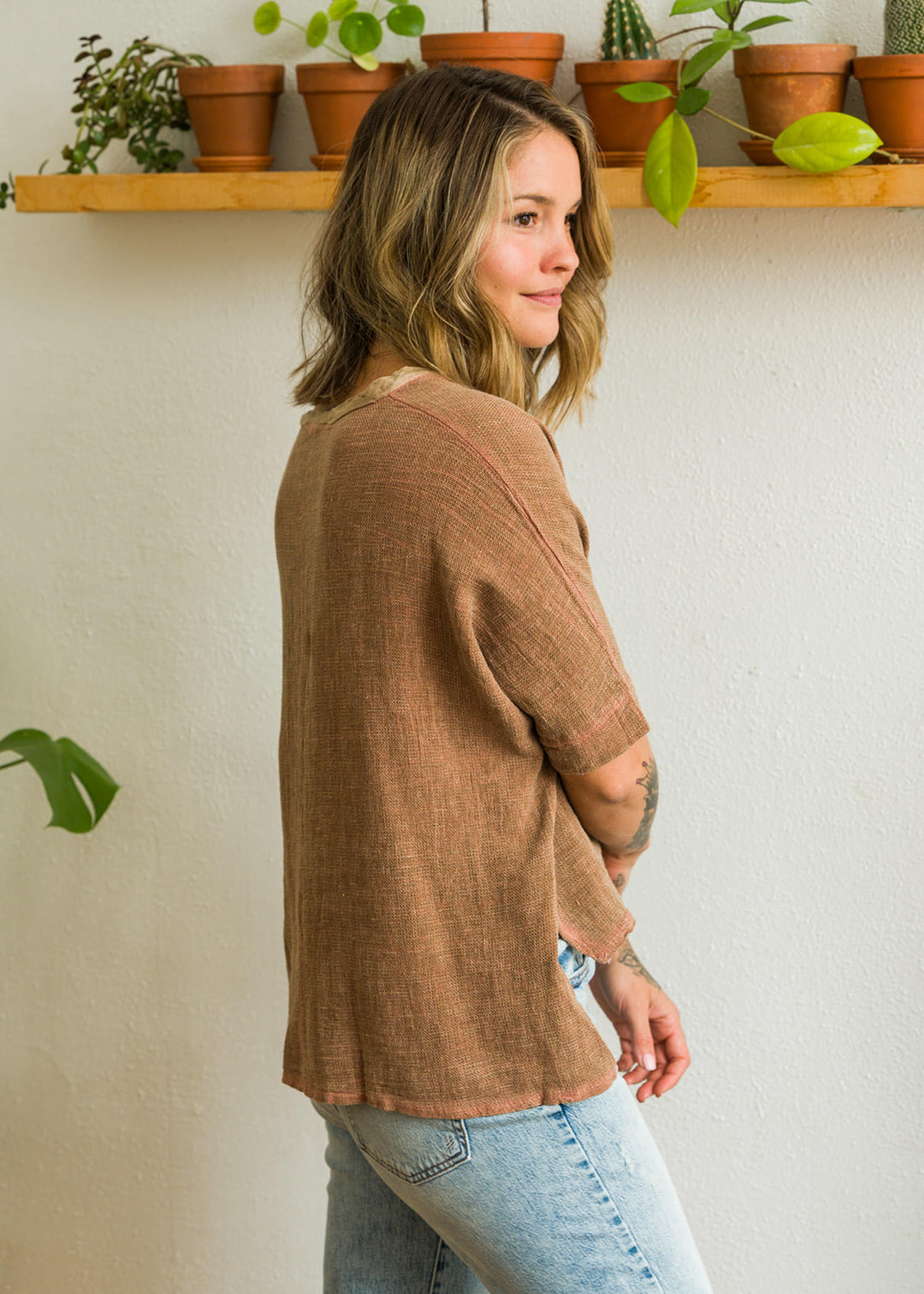 Meo Linen High-Low V Tee (Cocoa)