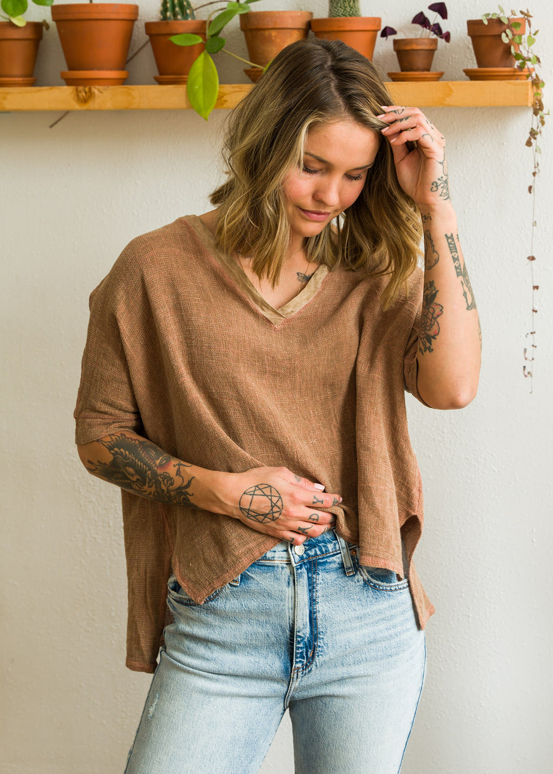 Meo Linen High-Low V Tee (Cocoa)