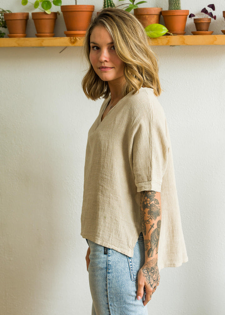 Meo Linen High-Low V Tee (Beige)