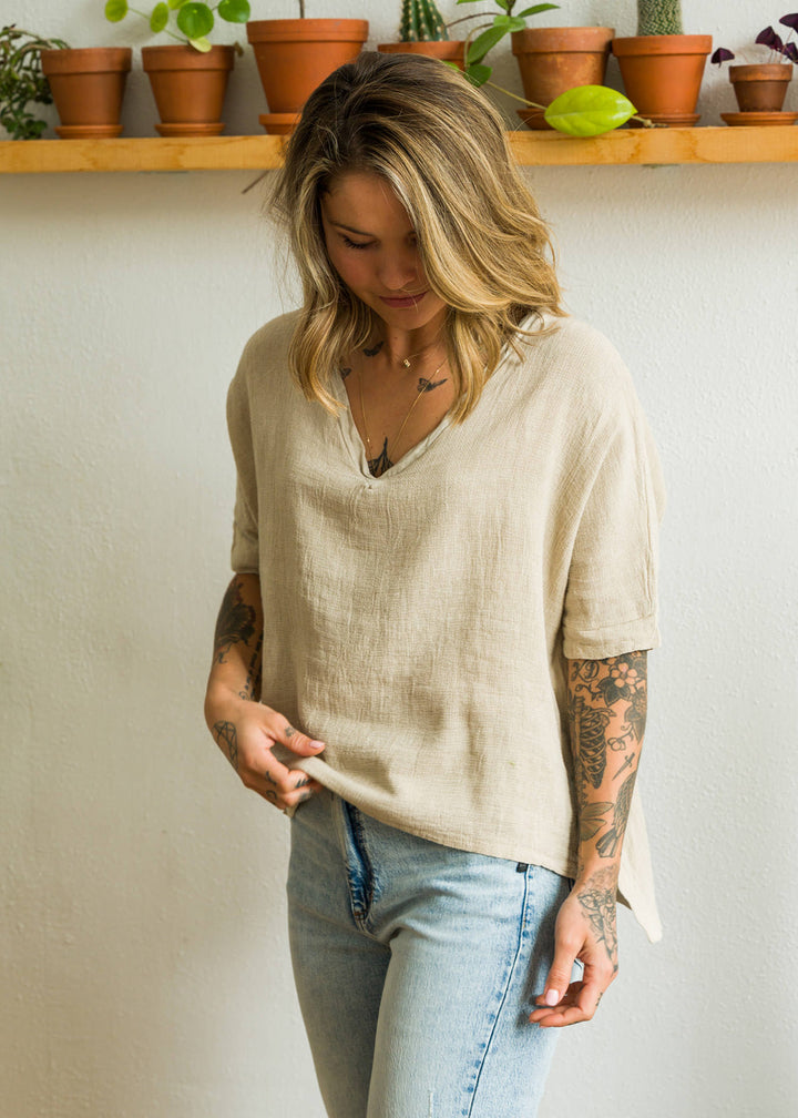 Meo Linen High-Low V Tee (Beige)