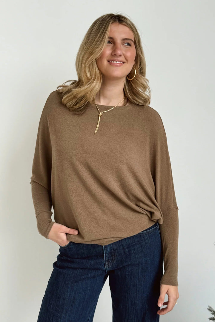 Jolie All Day Slouch Top (Canteen)